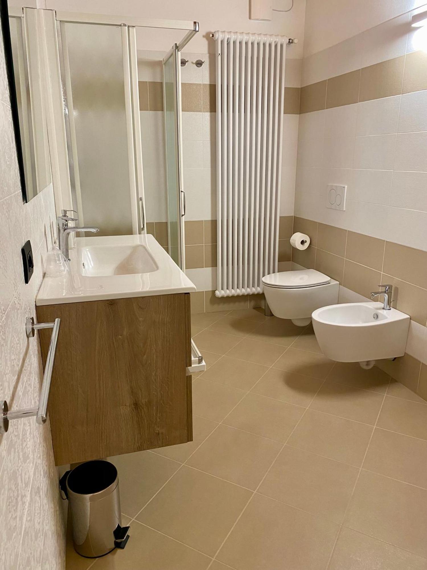 Petite Pomme Hotel Romano D'Ezzelino Bagian luar foto