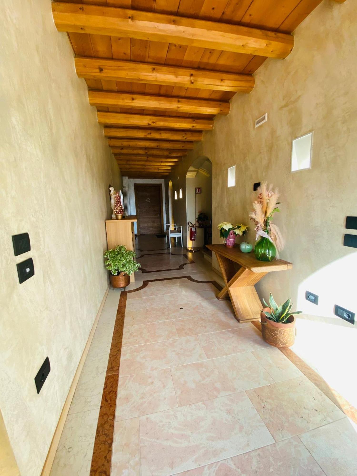 Petite Pomme Hotel Romano D'Ezzelino Bagian luar foto